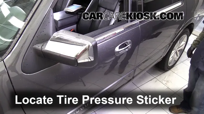 2015 Ford Expedition Platinum 3.5L V6 Turbo Tires & Wheels Check Tire Pressure